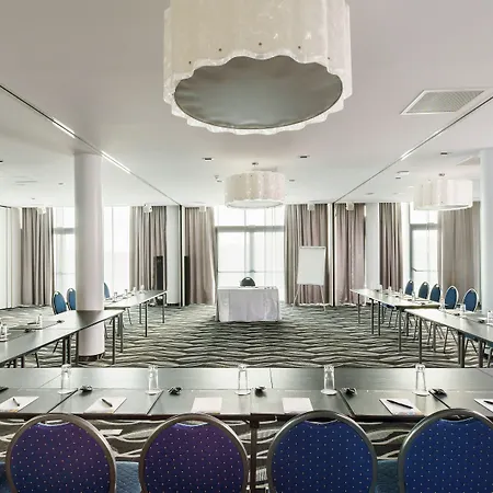 Der Valk Congres & مونس