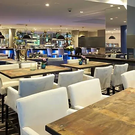 فندق Der Valk Congres & 4*