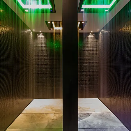 Der Valk Congres & فندق 4*
