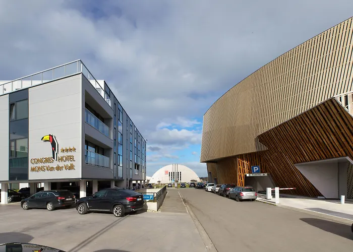 Отель Der Valk Congres &